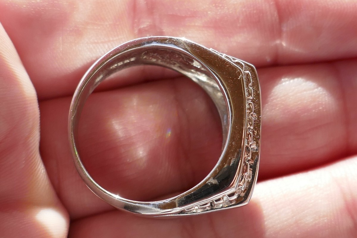 Vintage Designer GM Sterling Silver & Clear Stone Ring Vintage Designer GM Sterling Silver & Clear Stone Ring