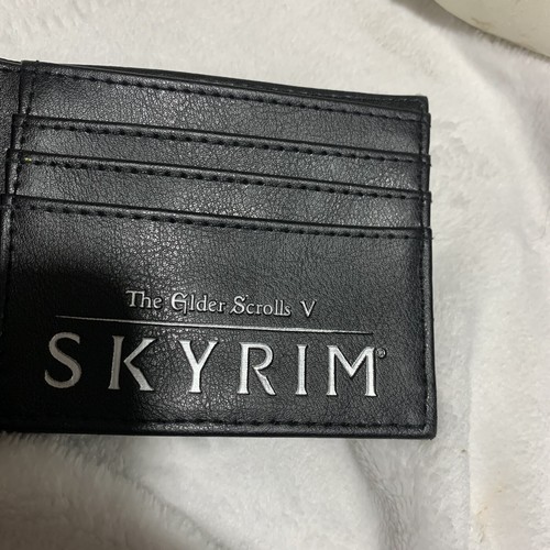 The Elder Scrolls skyrim bifold wallet. - Picture 4 of 5