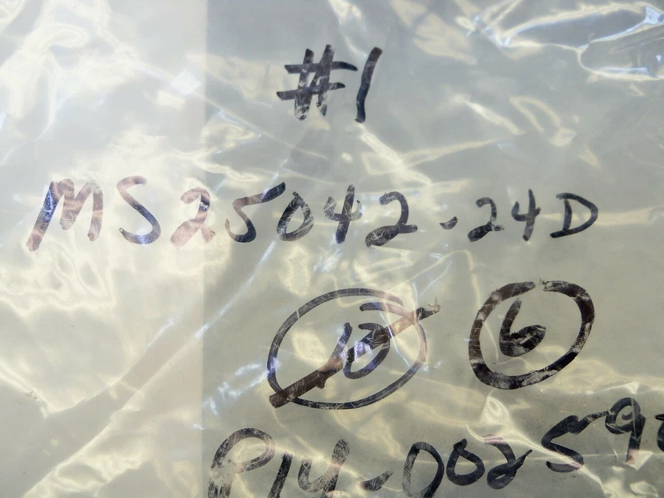 Amphenol MS25042-24D Accessories Plug Cap MIL Spec SZ 24 for 5015 Lot of 6 - Image 2 of 4