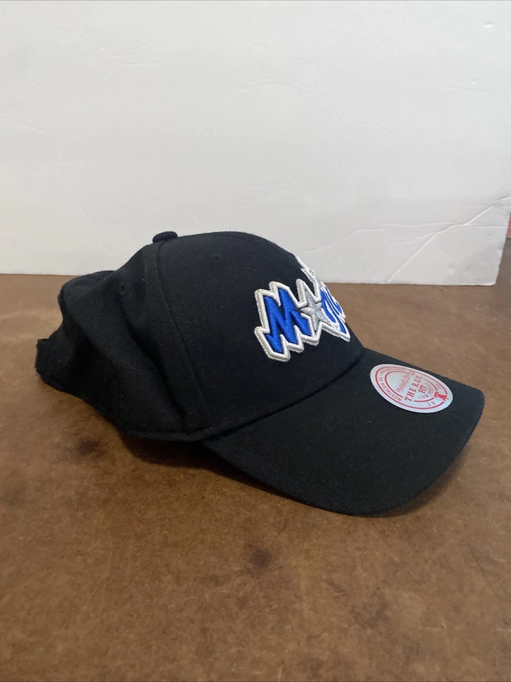 Gorra Orlando Magic Negra Retro Ajuste ROY Bajo Perfil Mitchell & Ness Ajustable Foto 3 de 4