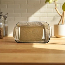 Vintage Pyrex 232-R Ambar Baking Dish 11 x 7 x 1.5  Pre-love (corner chip)