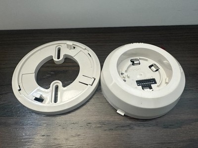 Simplex 4098-9784 TrueAlarm Smoke Detector Sensor Base FREE SHIPPING !!!