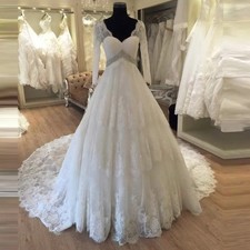 Elegant A-Line Wedding Dresses V-Neck Long Sleeves Lace Appliques Bridal Gowns