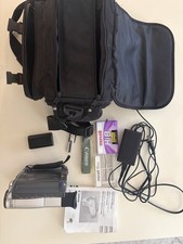 Canon ES8400V Hi8/8mm Handheld Camcorder with accessories read description