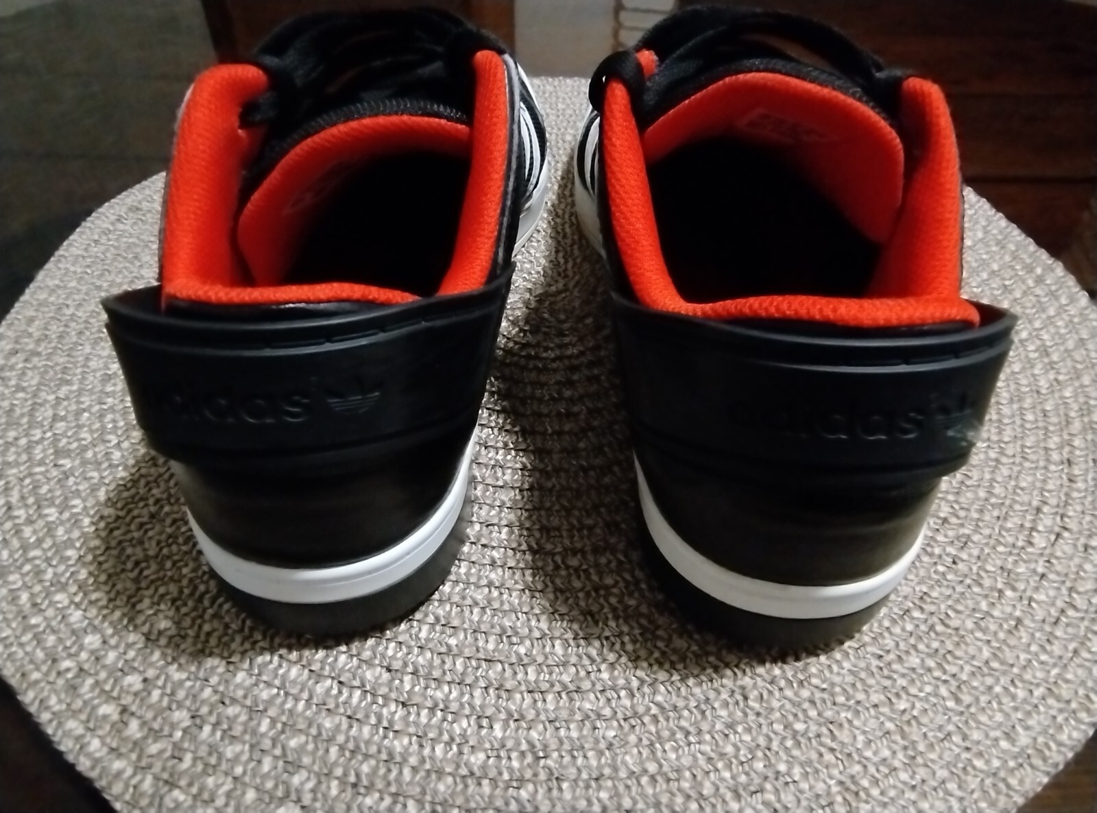 LOTTO Adidas Hardcourt Defender Da Uomo Nero Rosso Basso M18881 Sz 44