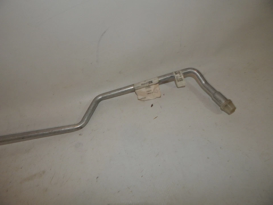 Nuevo tubo de manguera líquida de aire acondicionado Ford Lincoln Continental 1995-2001 OEM YF-2162 Foto 2 de 4