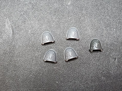 Warhammer 40k Miniatures Space Marine Brazen Minotaur Shoulder Pad Bits lot, R46