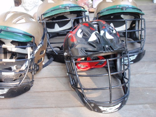 LOT OF 4 LACROSSE HELMETS CASCADE 3 MEDIUM SIZE 9 - 1 SIZE LARGE CLH2 - Picture 3 of 12