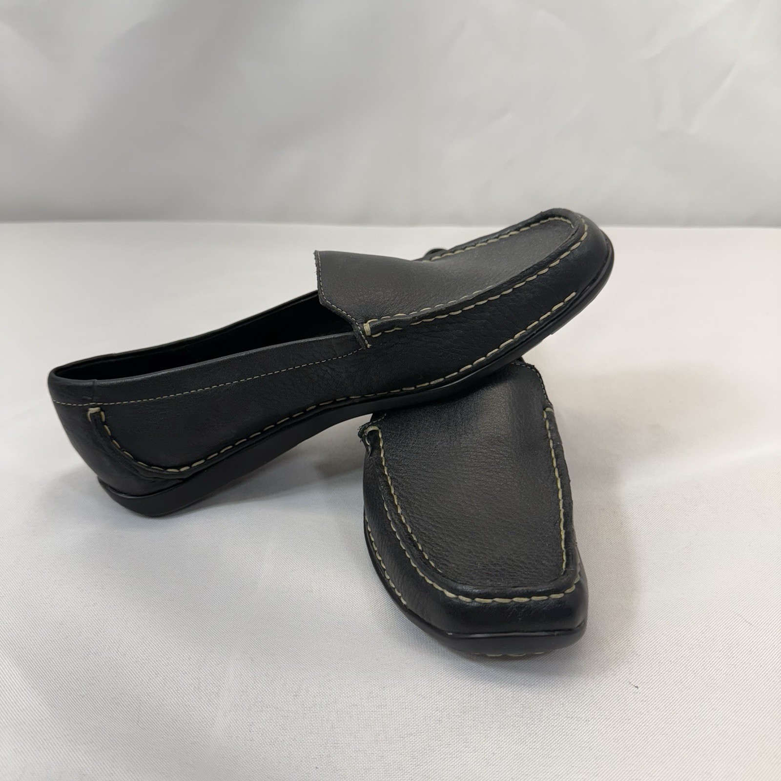 Liz Claiborne Black Leather Mod Toe Loafers Women's 7.5 Contrast Stitch Driving