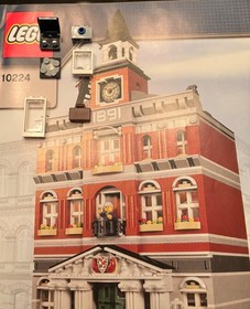Lego Advanced Model 10224 Town Hall 2012 Retired 100% Complete Ex. Condition
