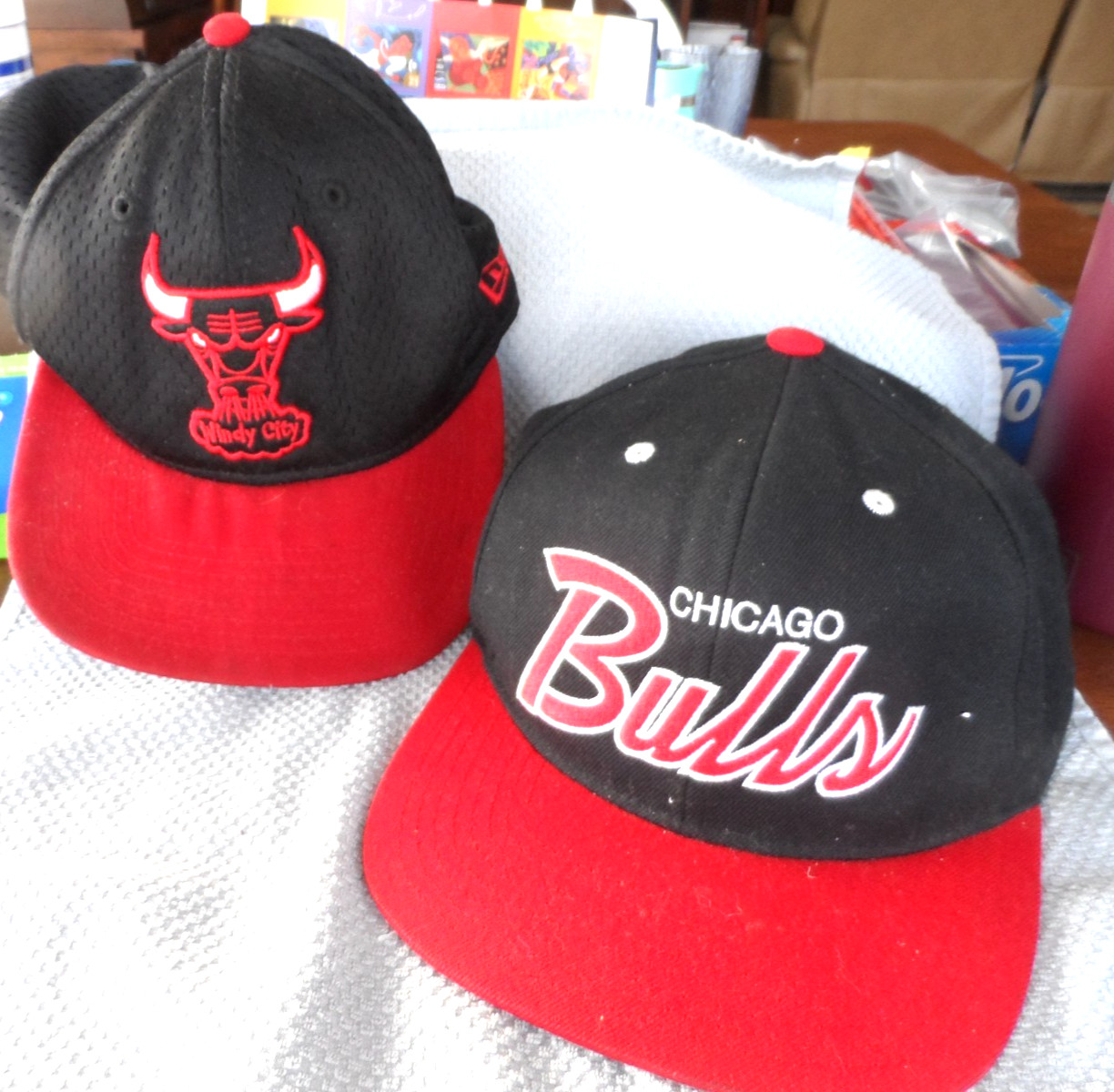 (2) CHICAGO BULLS CAPS. SEE PICS USED X-425