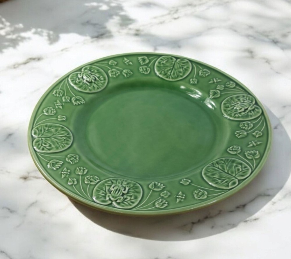 Vintage Bordallo Pinheiro 12 Inch Green Frog Lilypad Ceramic Chop Plate