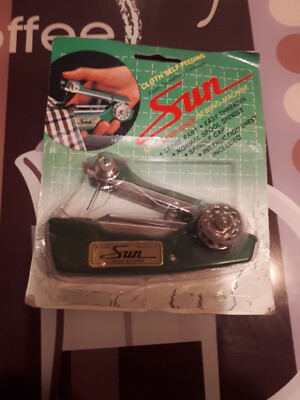 Vintage Mini Chain Stitch Handheld Cloth Self-Feeding SUN Sewing Machine (061) 