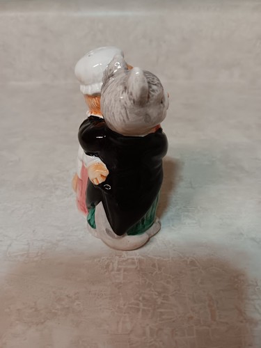 Cat Couple Salt/Pepper Shaker Well Mannered Fancy Dress Bonnet ONE ONLY - Picture 6 of 12