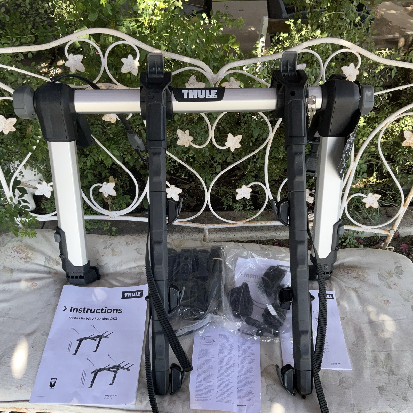 Thule Outway Hanging 3 Trunk Mount Bike Rack 995005 FITS VEHICALS WITH SPOILERS
