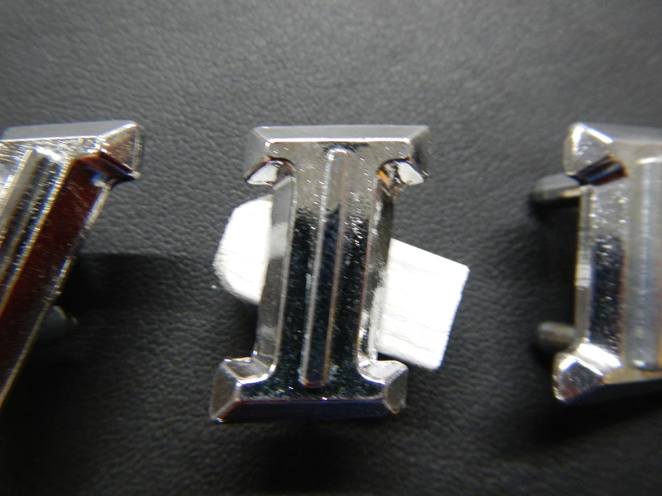 Juego de 67 pares de letras de cuarto trasero Buick Wildcat 1967 "WILDCAT" logotipo emblema lateral Foto 3 de 4