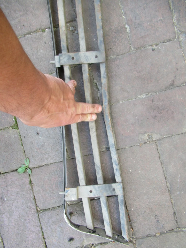 JAGUAR XJS C 1986 5,3 V12 PRE FACELIFT PARRILLA RADIADOR CENTRAL DELANTERO Foto 3 de 3