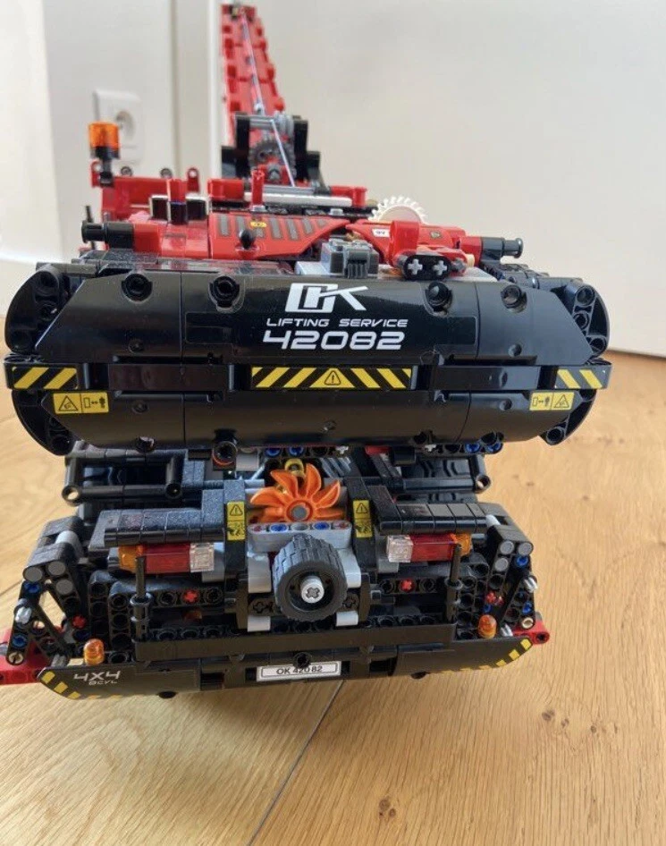 LEGO Technic 42082 Rough Terrain Crane, photo 2 sur 4