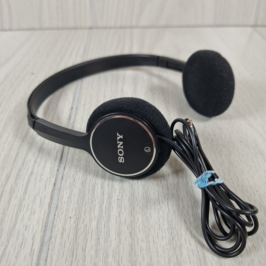SONY MDR-222 Stereo Headphones On Ear Wired (WalkMan) Vintage