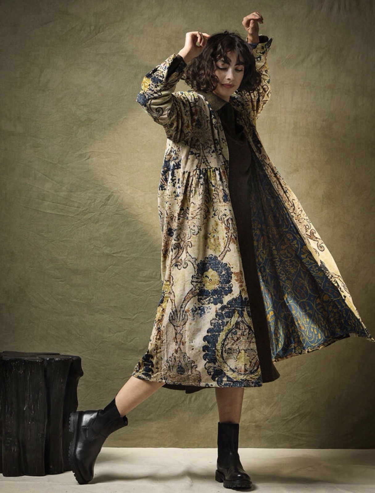 ONE HUNDRED STARS Amazing Dhurrie Taupe Velvet Duster Coat 5