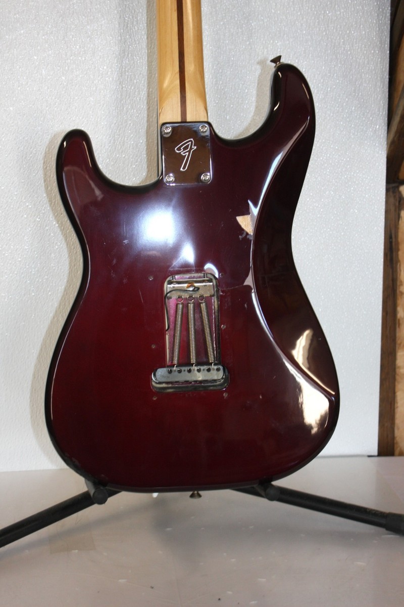 2016 Fender Standard Stratocaster Made in Mexico Midnight Wine W