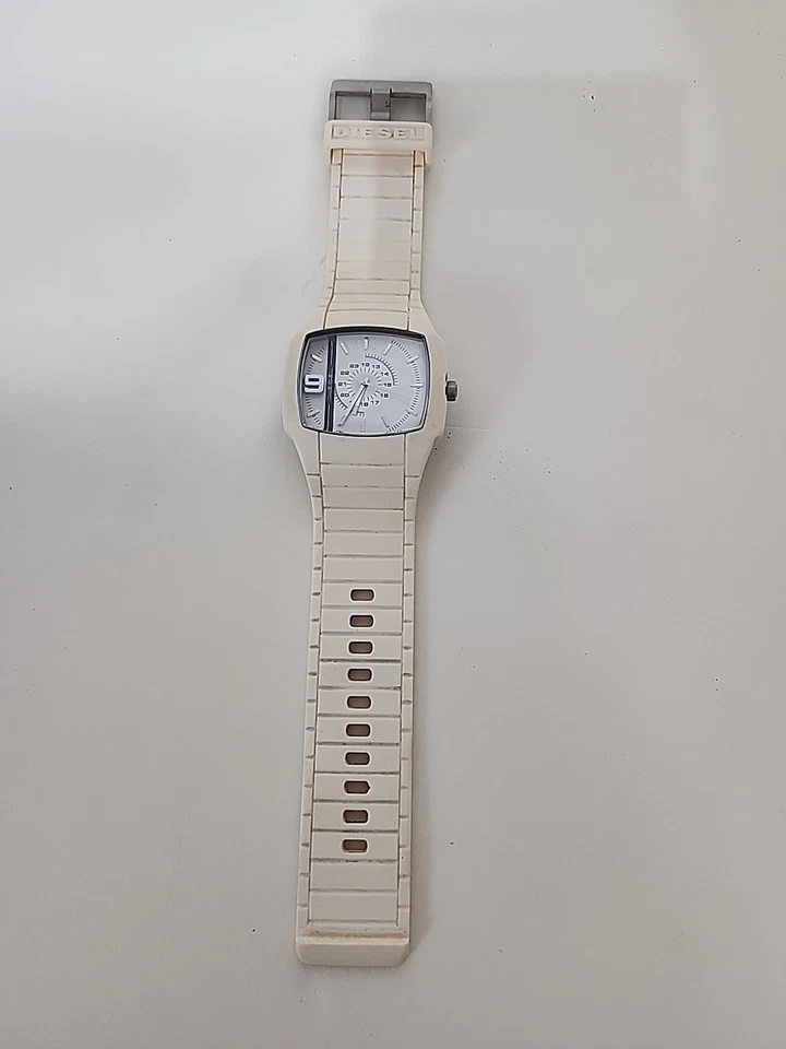 Diesel DZ-1321 Trojan White Silicone Works Great  - Image 2 of 4