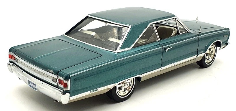 Highway 61 1/18 Scale Diecast 50378 - 1967 Plymouth Satellite - Green - Image 2 of 4