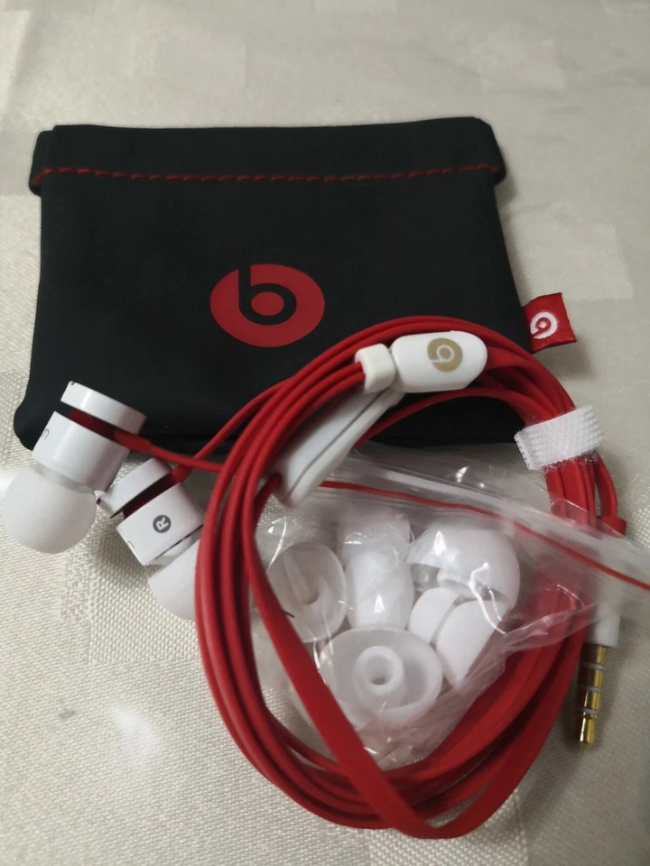 Beats by Dr Dre urBeats 2.0 Earphones  BLACK-RED OR WHITE-RED, photo 4 of 5