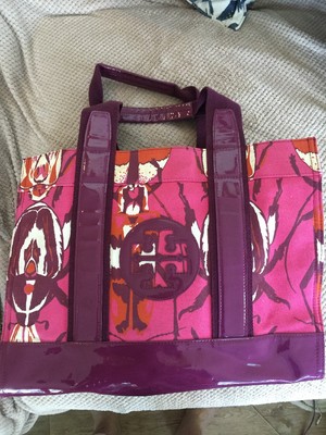 tory burch beetle bag