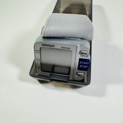 Omron HEM-650 Wrist Blood Pressure Monitor IntelliSense Automatic 