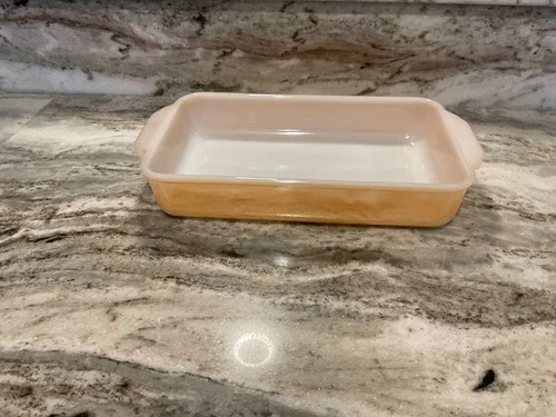 Vintage Anchor Hocking Fire King Peach Luster 1-1/2 Qt Casserole Dish #410