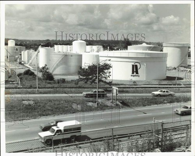 #ad 1982 Press Photo Tankers containing gasoline in North Syracuse#x27;s Oil City $24.99