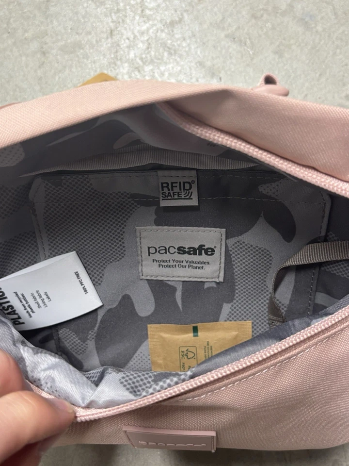Paquete de eslinga antirrobo Pacsafe GO rosa Foto 4 de 4