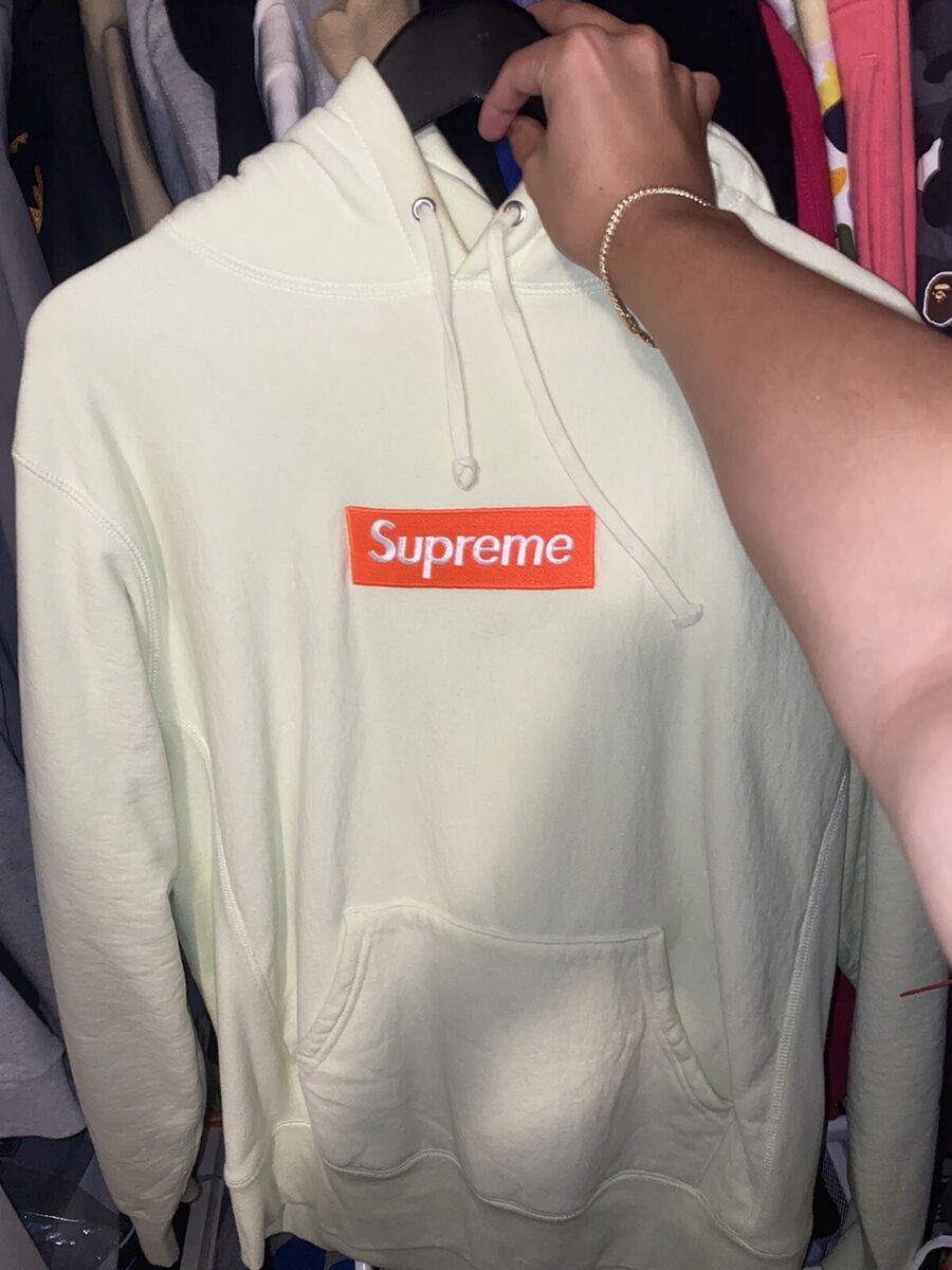 Supreme Box Logo Hoodie Pale Lime FW17 - Size Medium | eBay Supreme Box Logo Hoodie Pale Lime FW17 - Size Medium | eBay