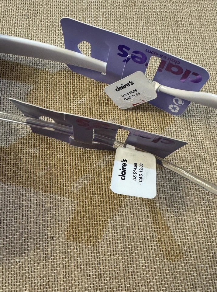 CLAIRE'S 2 pares de GAFAS DE SOL Corazones transparentes y blanco y negro NUEVO CON ETIQUETAS Ventas al por menor $32 Foto 3 de 3