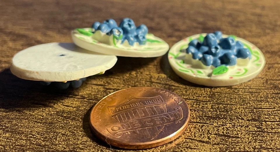 3 Vtg JHB Dull Blueberries Fruit on Plate Plastic 2-hole Buttons 22mm 7/8" 16190 - Image 3 of 3