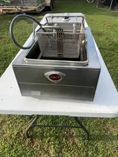Wells F-49 Countertop 15lb Low Wattage Single Basket Electric Fryer AH