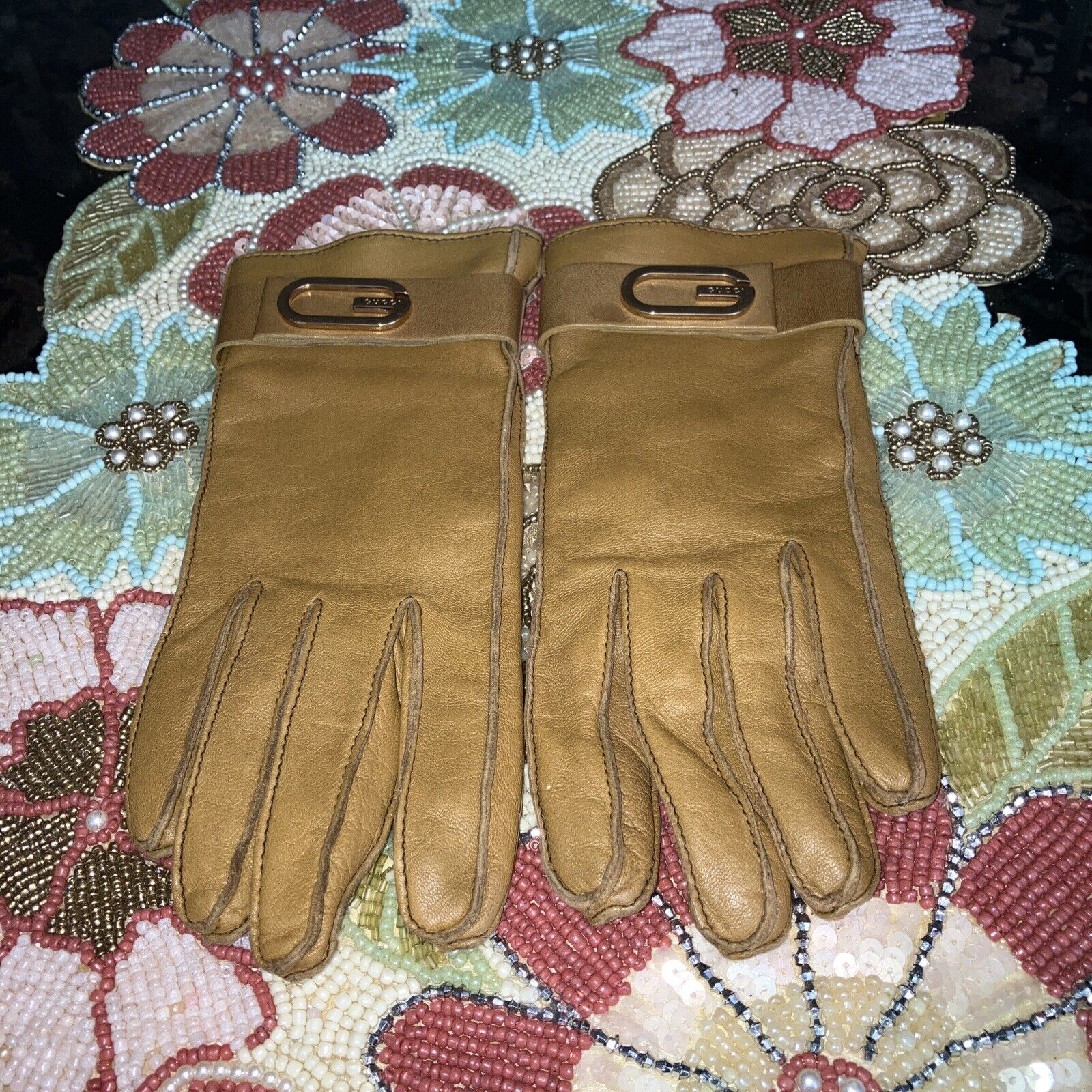 GUCCI women's gloves NWT Leather Gold size 6,5