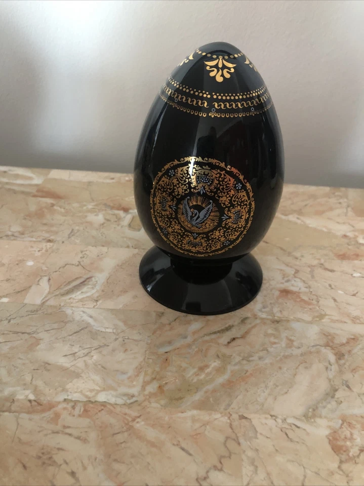 RUSSIAN FAIRYTALE Porcelain Palekh EGG WIth Certificate ,24k Gold Accents - Image 4 of 4