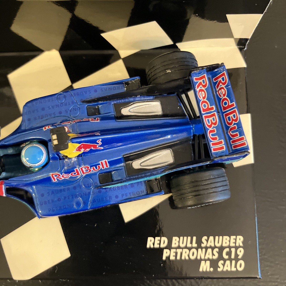 MINICHAMPS 430000017 Red Bull Sauber Petronas C19 Salo 1 43 MIB