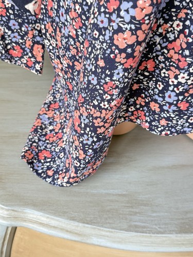 Isaac Mizrahi Live L Tunic Top Woven Blouse Navy Coral Y Neck V Floral Sharkbite - Picture 9 of 18