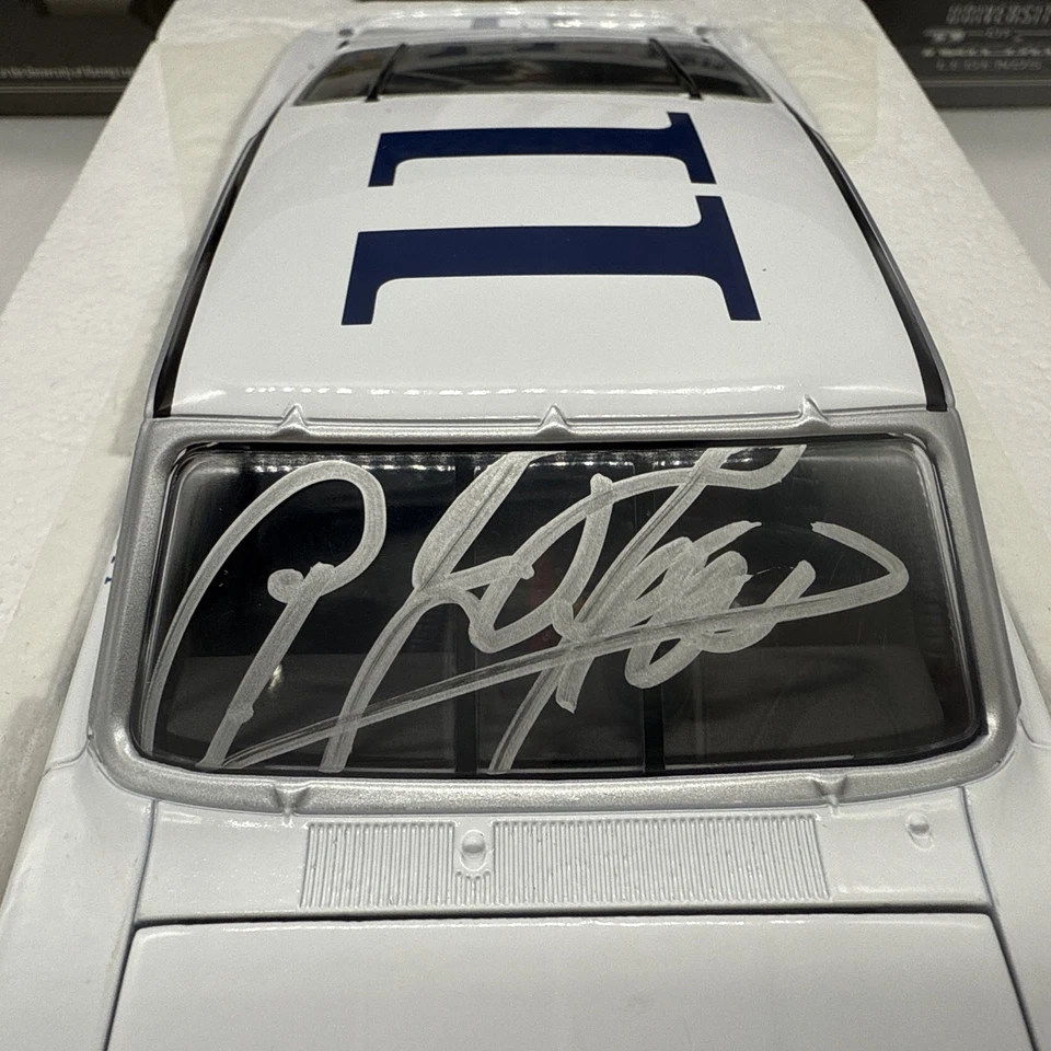 A.J. Foyt #11 FORD 1969 Torino Cobra 1:24 University of Racing *AUTOGAPHED* - Image 3 of 4