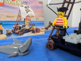 Vintage (1992) LEGO Pirates set 6261 Raft Raiders -  RARE