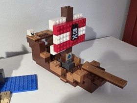 Lego Minecraft Lot - contains set #21158, 21164, 21165 and more - READ