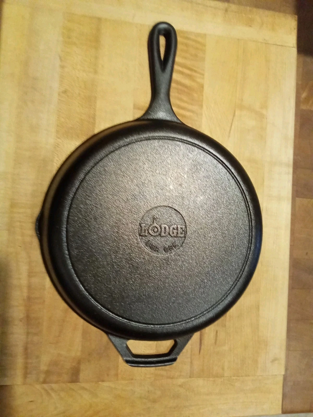 lodge 8sk cast iron skillet