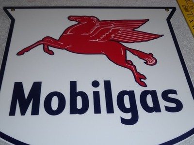VINTAGE MOBIL MOBILGAS PEGASUS HORSE 11 3/4'' PORCELAIN METAL GASOLINE & OIL SIGN