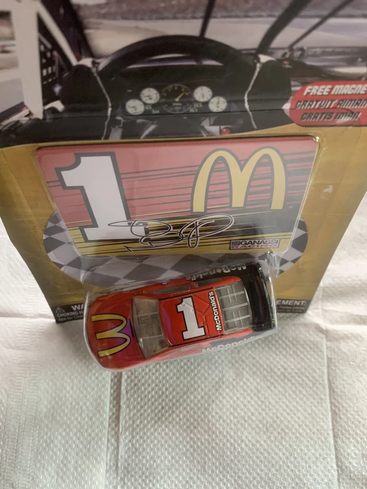 Nuevo en paquete 2017 NASCAR Authenticics #1 Jamie MCMURRAY MCDONALDS CHEVY SS CHIP GANASSI Foto 3 de 4