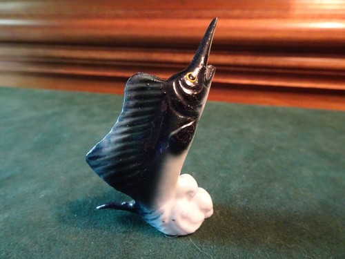 MINIATURE BONE CHINA MARLIN SWORDFISH SAILFISH FIGURINE, 2.5" TALL - Picture 3 of 6
