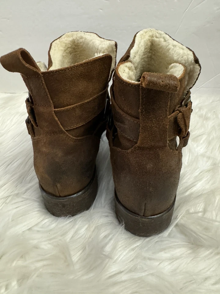 Sundance Molly Pitcher Sherpa Botines Botas Hebilla 39/8.5-9 Marrón Comodidad Foto 4 de 4
