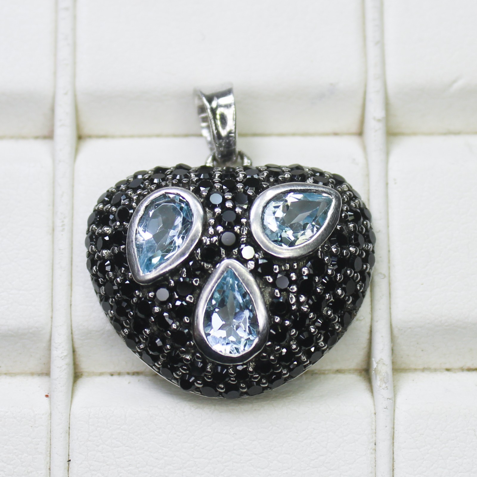 Natural Blue Topaz Pendant 925 Sterling Silver Vintage Jewelry 4.45g